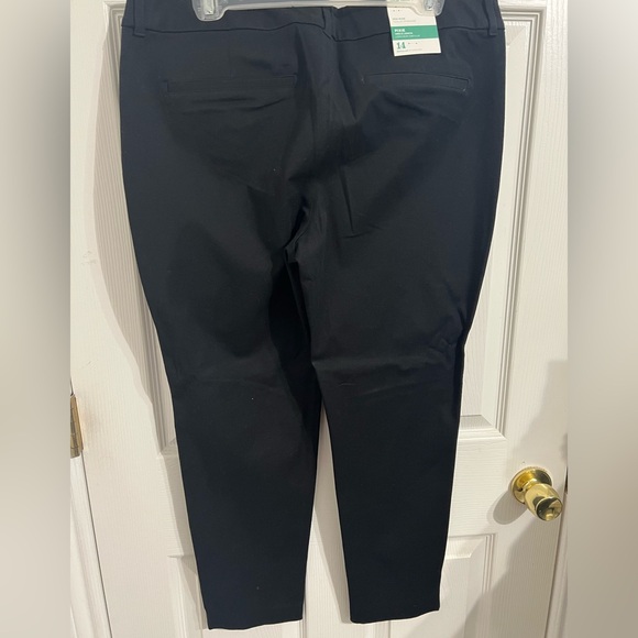 NWT Old Navy Women’s Pixie Pants - Picture 2 of 6